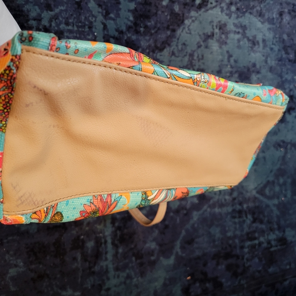 Sakroots purse. Marine life theme. Adorable accents. In great condition. - Picture 6 of 6
